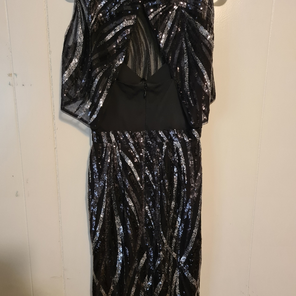 Dress - Picture 3 of 10